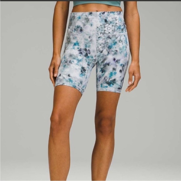 Lululemon Size 16 Align Shorts 8" Kaleidofloral Excellent condition Nulu Fabric - Picture 2 of 6